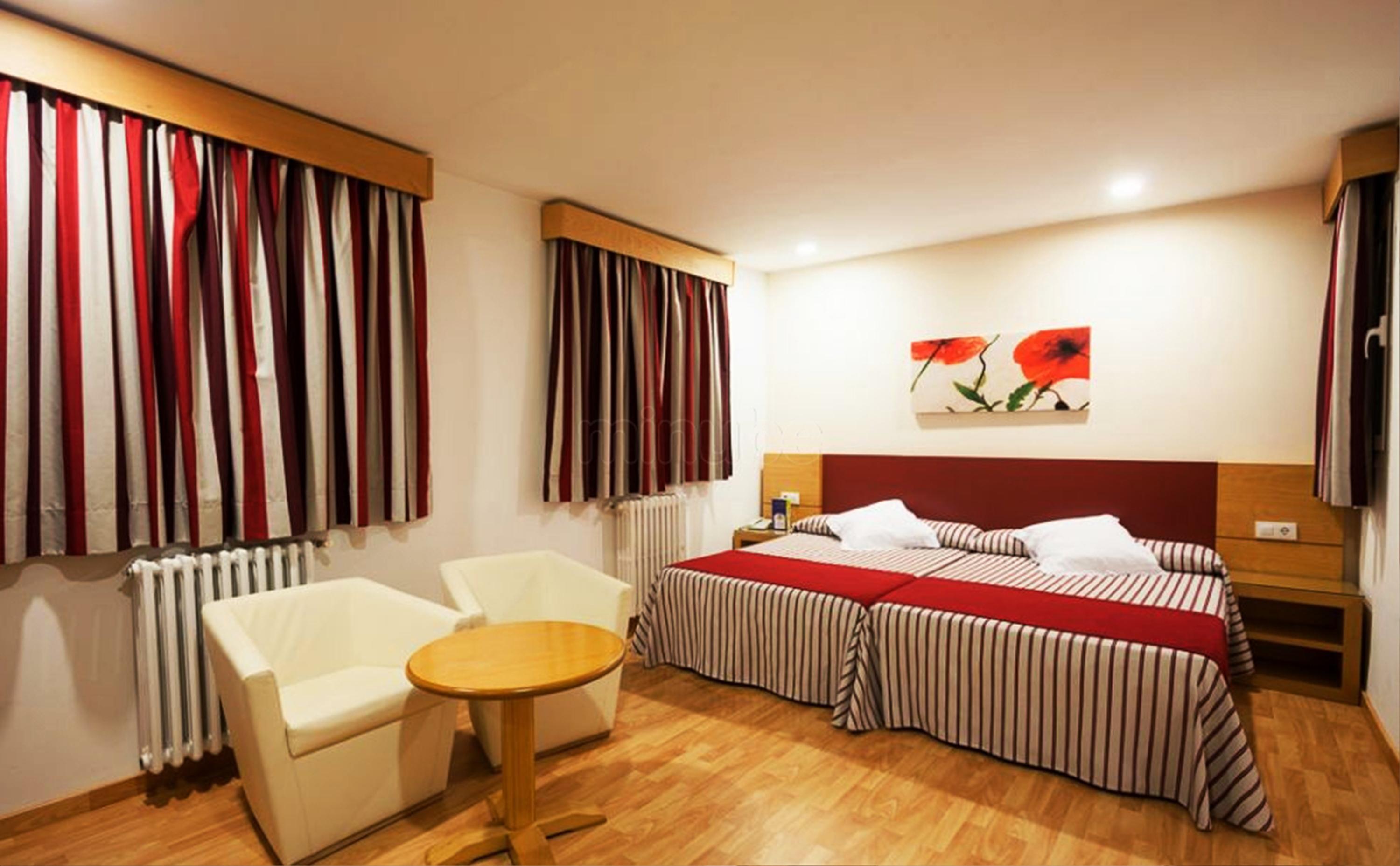 Hotel Amic Colon Палма де Майорка Стая снимка