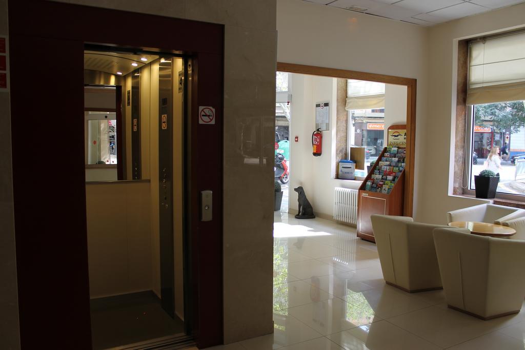 Hotel Amic Colon Палма де Майорка Екстериор снимка
