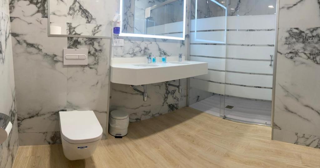 Hotel Amic Colon Палма де Майорка Екстериор снимка