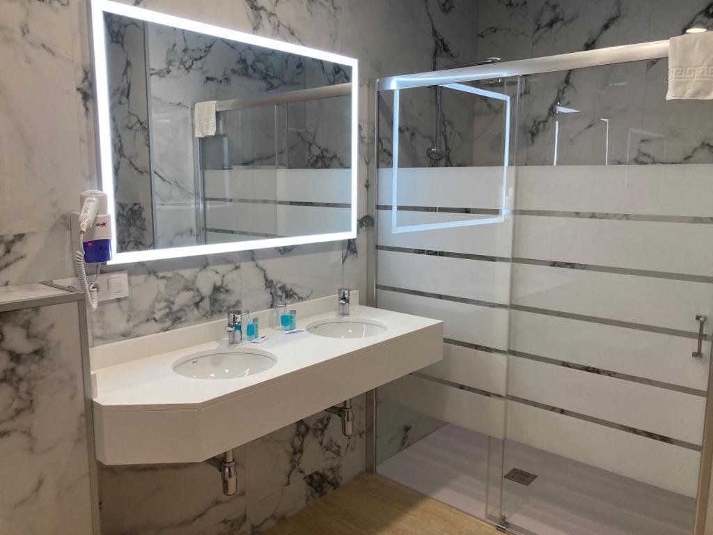 Hotel Amic Colon Палма де Майорка Екстериор снимка